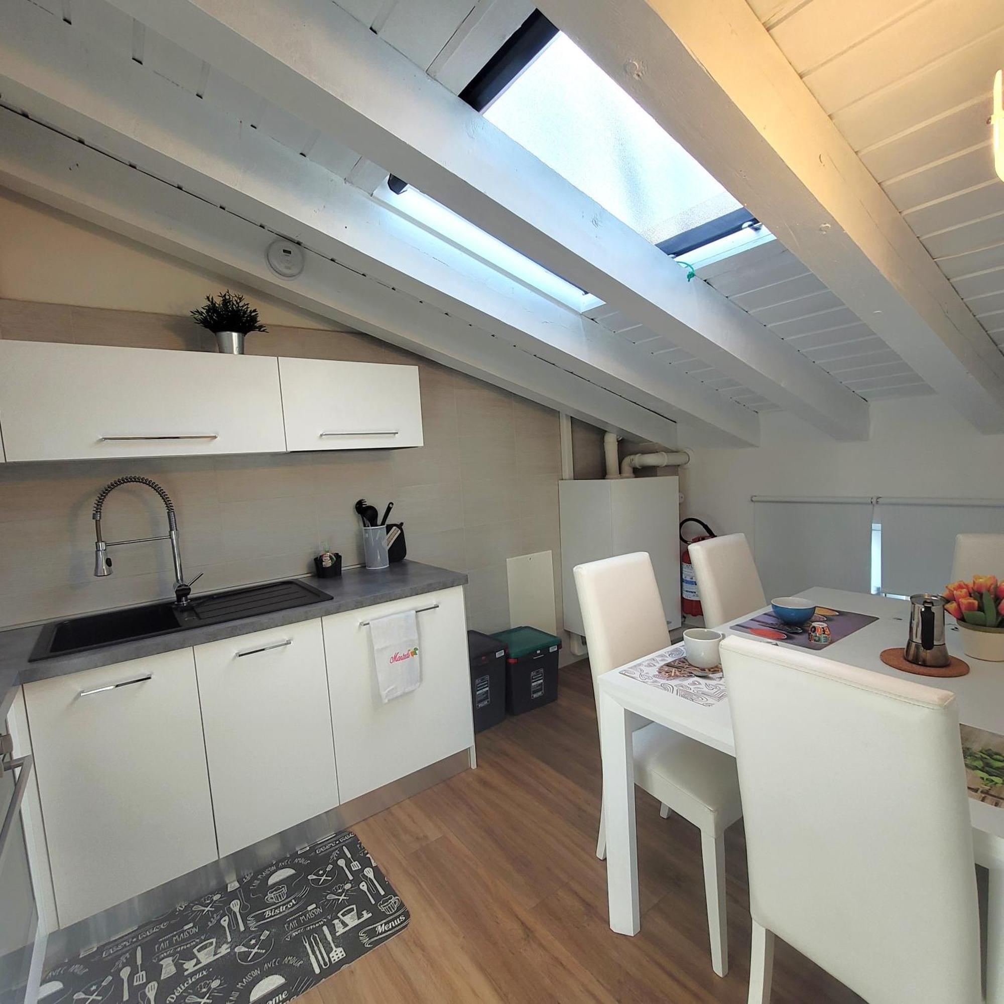 Light On Lake Iseo Clusane Exterior photo