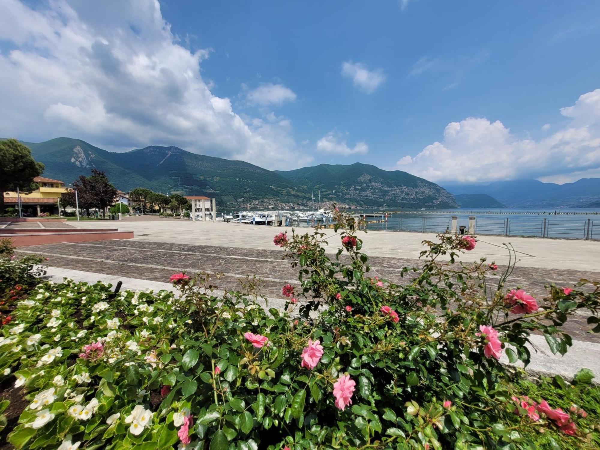 Light On Lake Iseo Clusane Exterior photo
